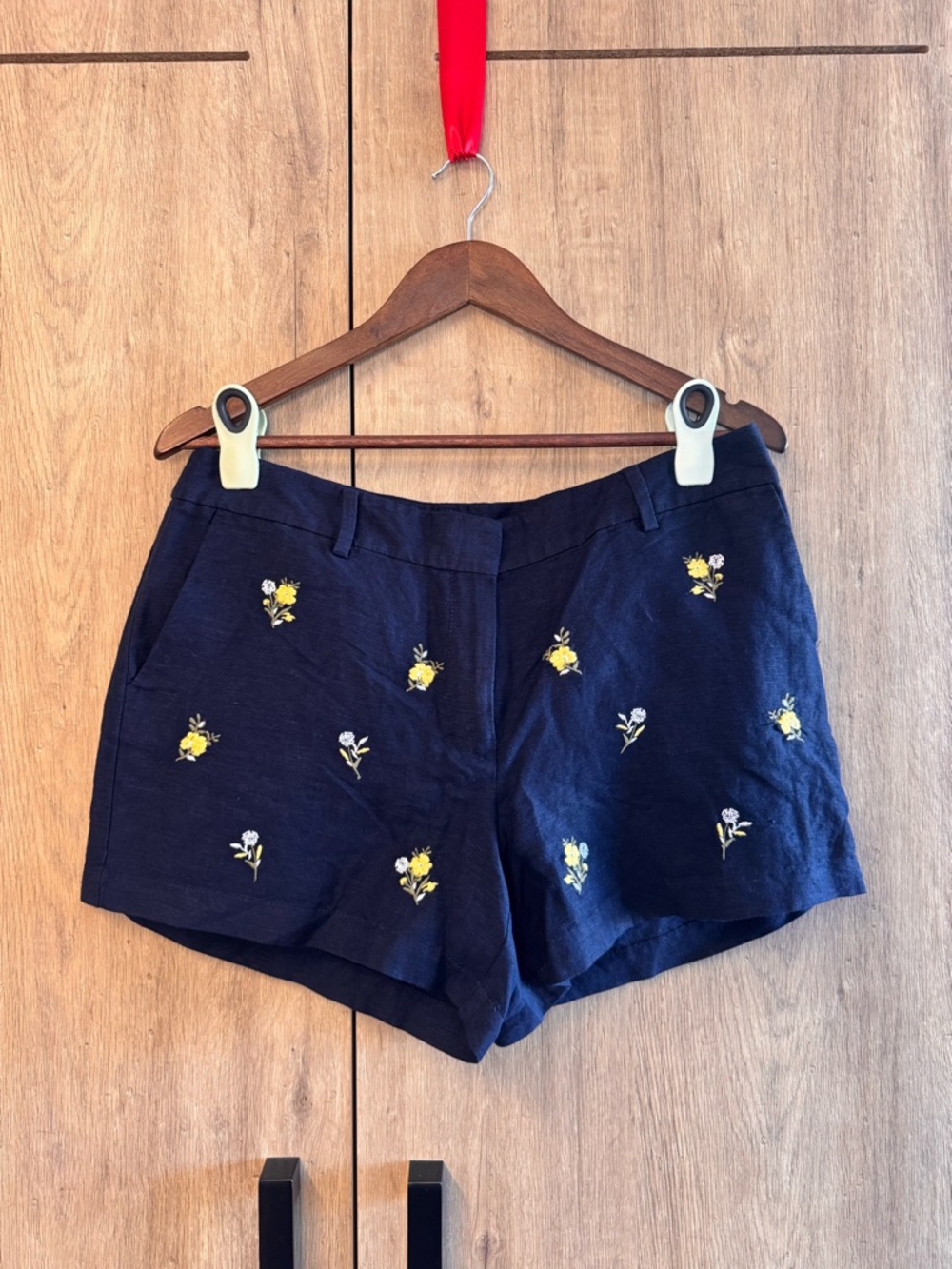 LOFT Women's Linen Blend Navy Cottagecore Coquette Embroidered Floral Shorts 8